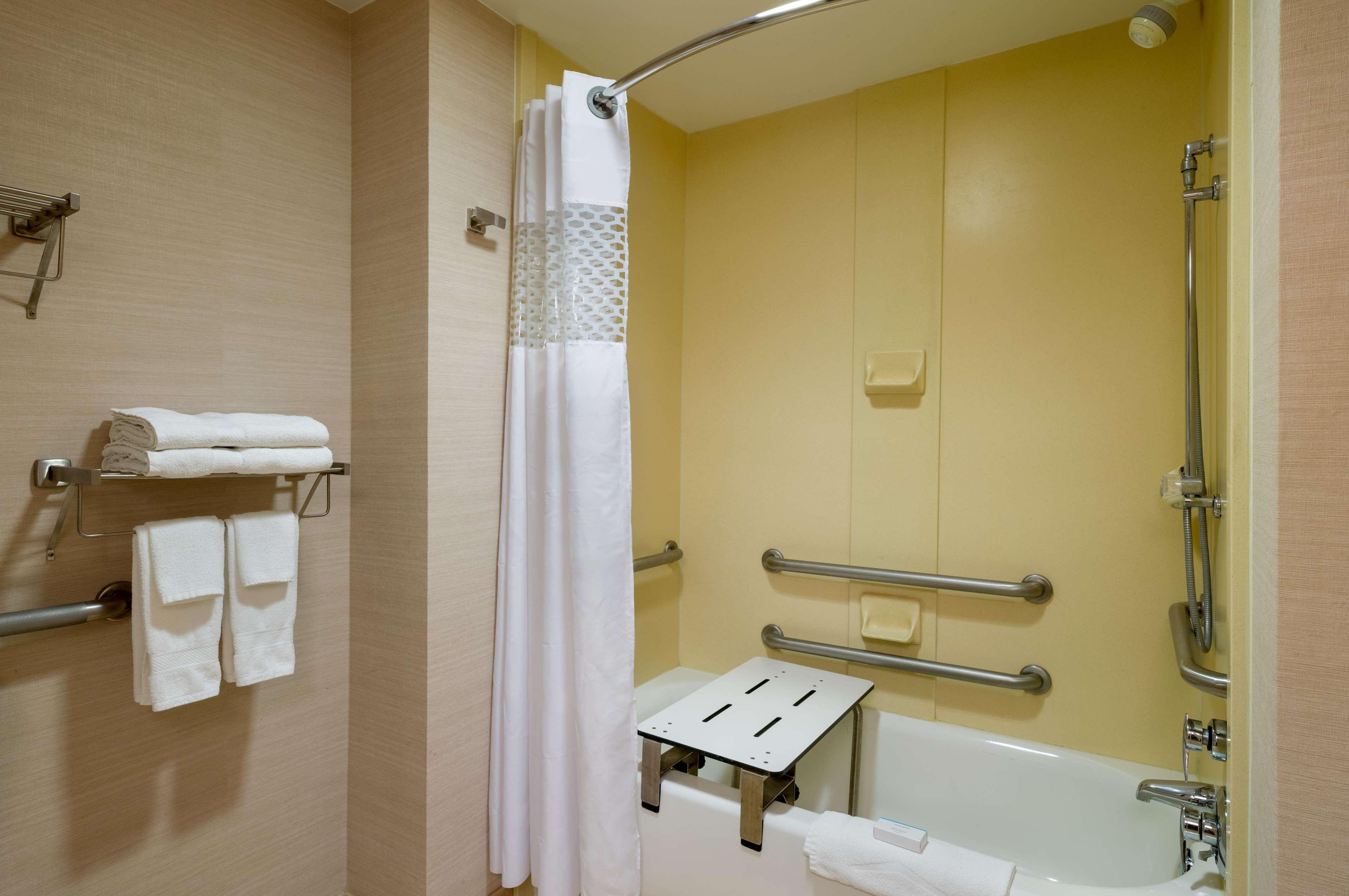 Hampton Inn & Suites State College At Williamsburg Square Zewnętrze zdjęcie
