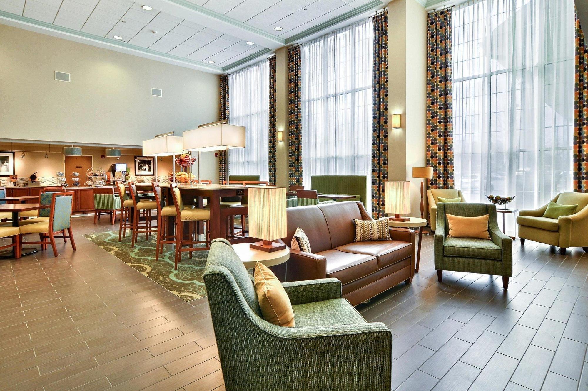 Hampton Inn & Suites State College At Williamsburg Square Zewnętrze zdjęcie