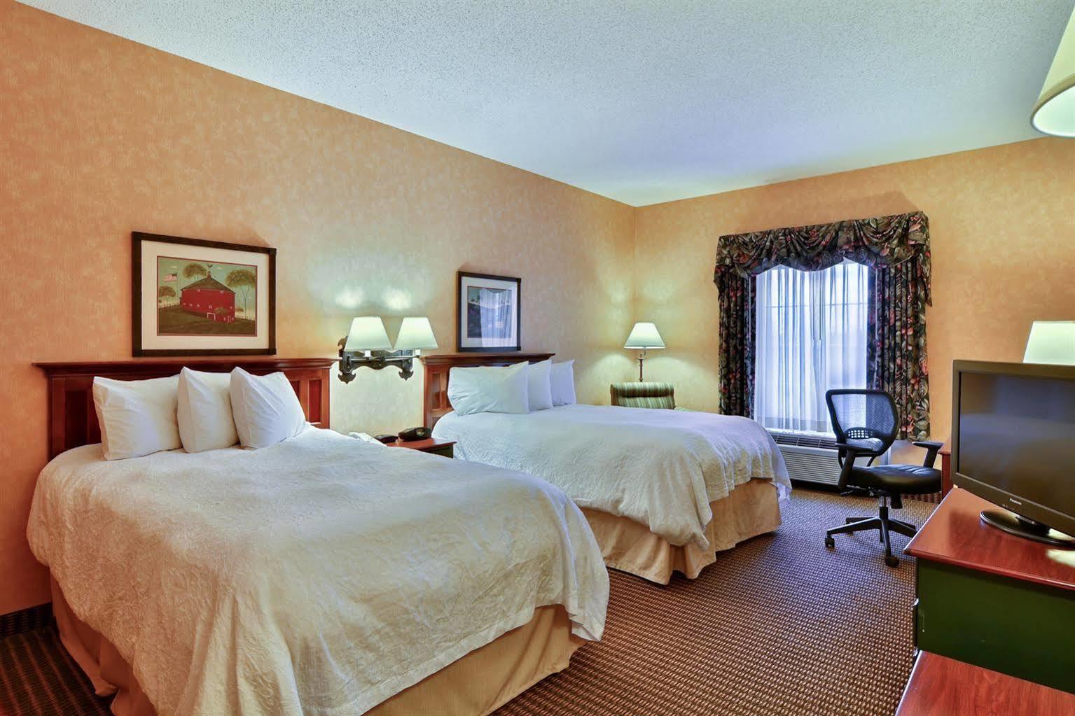 Hampton Inn & Suites State College At Williamsburg Square Zewnętrze zdjęcie