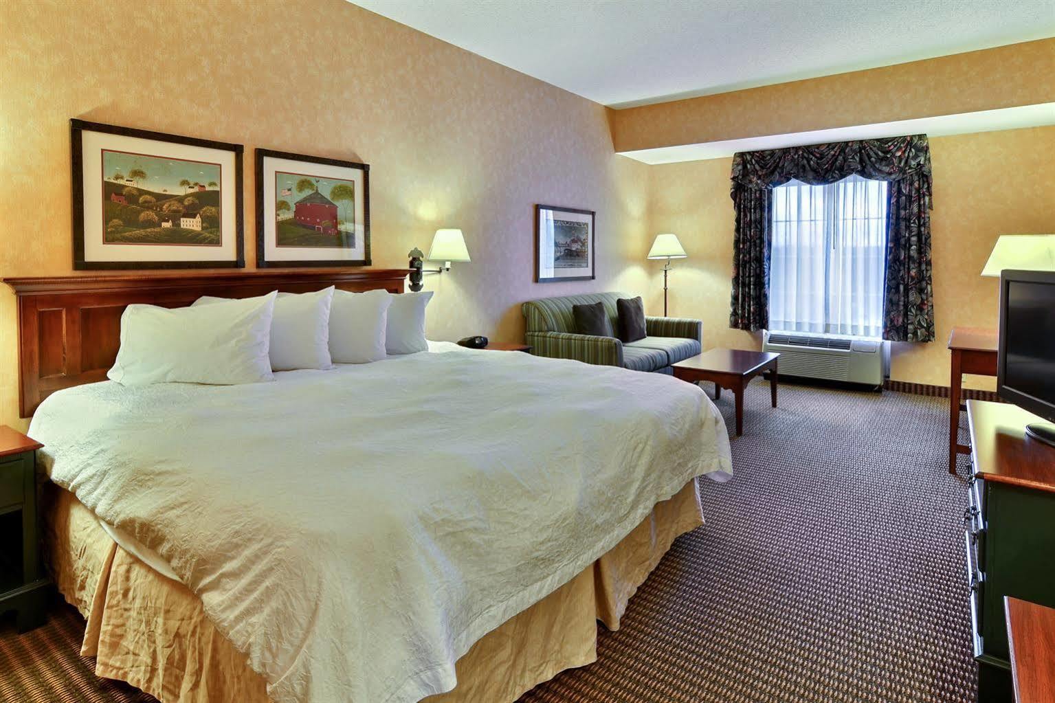 Hampton Inn & Suites State College At Williamsburg Square Zewnętrze zdjęcie